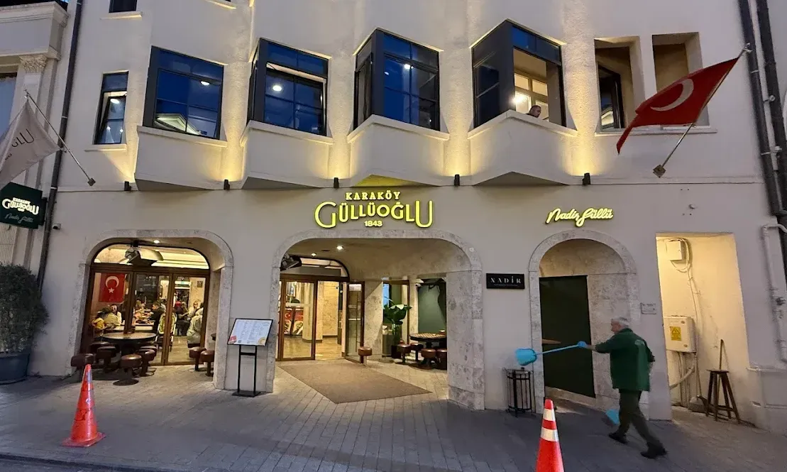 Karaköy Güllüoğlu